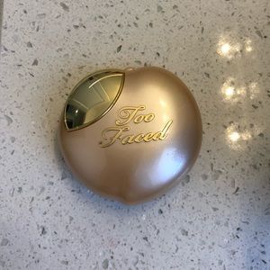 Too Faced Peach Frost Melting Powder Highlighter